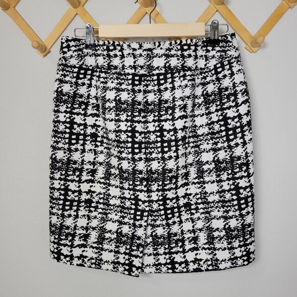 Ann Taylor Outlet Black and White Check Plaid Mini Skirt Size 2 - Picture 5 of 6